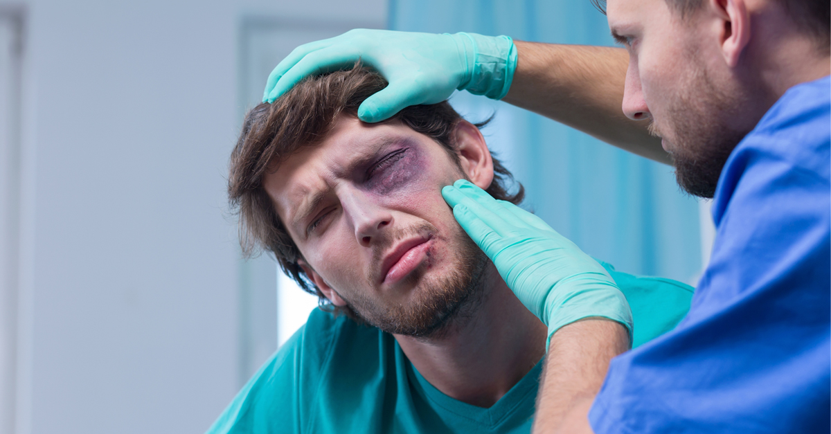 เลือดออกใต้ตาขาว,ตาห้อเลือด